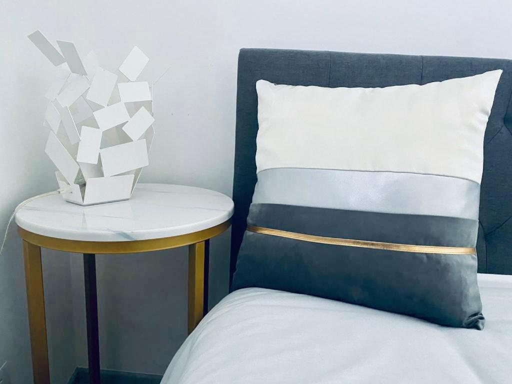 Villa Martina Luxury Suites Lecco Bagian luar foto
