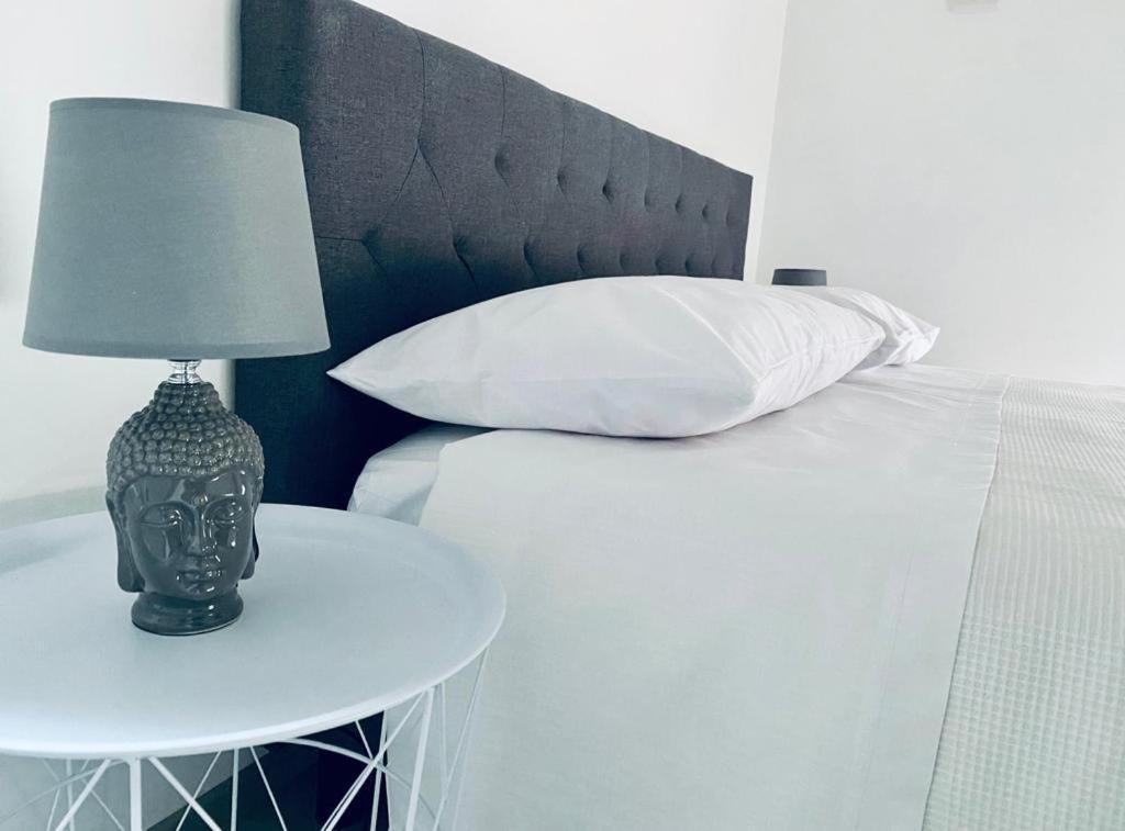 Villa Martina Luxury Suites Lecco Bagian luar foto