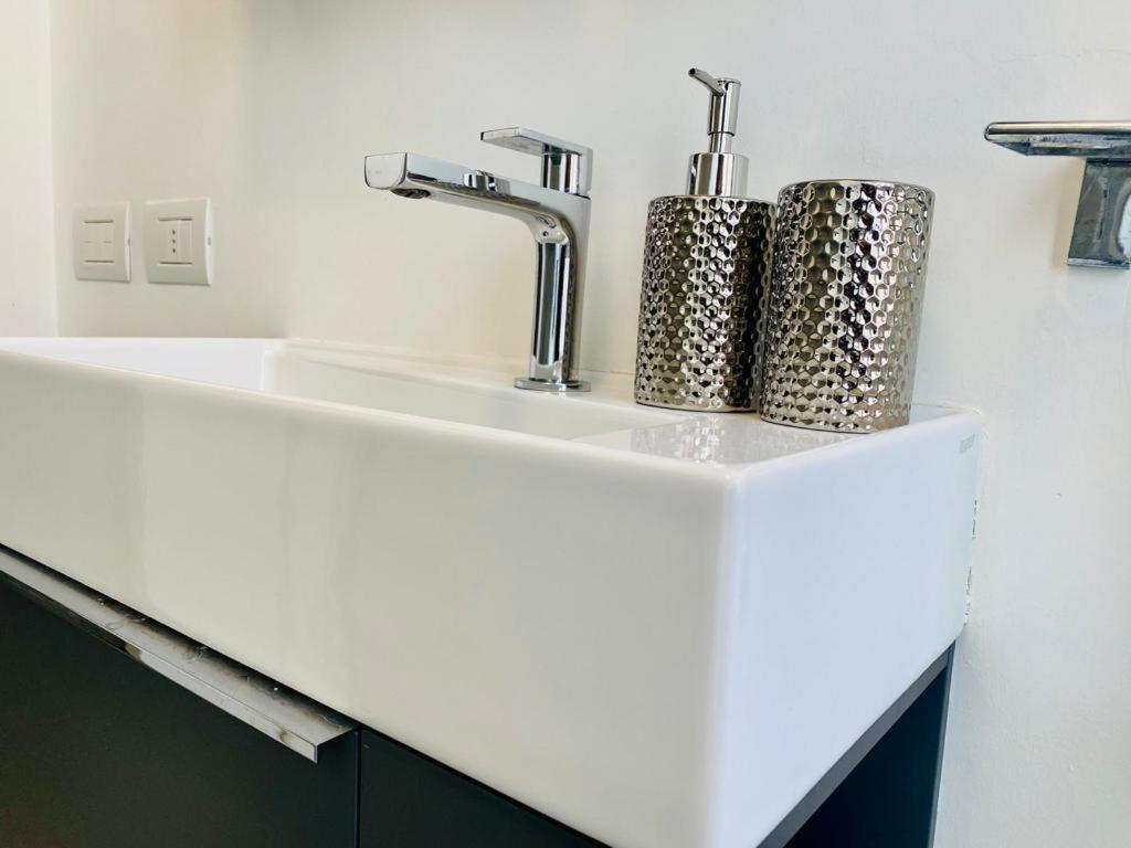 Villa Martina Luxury Suites Lecco Bagian luar foto
